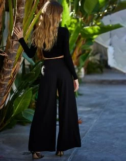 Jess Crop Top By Summer Haus - Black -Chic Mode Shop JESSCROP.JAYDAPANTBLCK 11