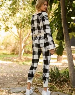 Marlow Jogger - White/Black -Chic Mode Shop MARLOW HENLEY MARLOW JOGGER WHITE BLACK 2 94627ca0 bad1 4219 940e ea5c4a0a2826