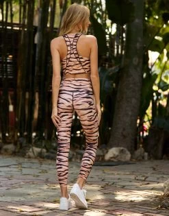Spencer Sports Bra - Tiger -Chic Mode Shop SPENCER SPORTS BRA SPENCER LEGGING TIGER 4 52d39cba 40a1 4372 a422 67bae091876e